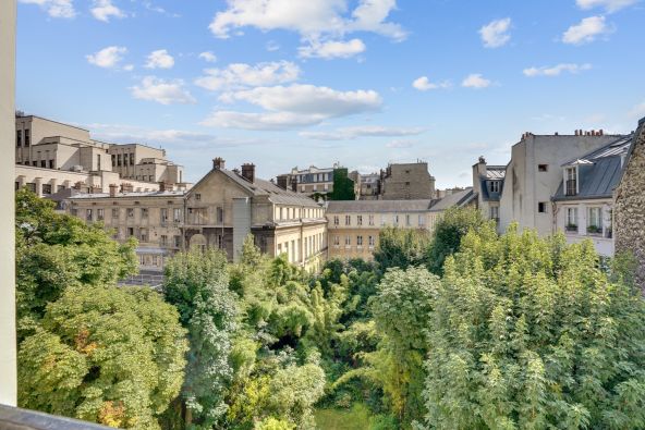 Sale Apartment Paris 7 4&nbsp;Rooms 123.05&nbsp;m²