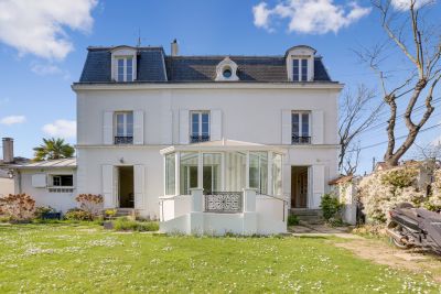 Vente Maison bourgeoise La Varenne St Hilaire 7&nbsp;Pièces 254.6&nbsp;m²