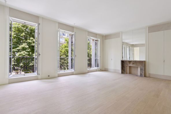Vente Appartement Paris 8 4&nbsp;Pièces 135&nbsp;m²