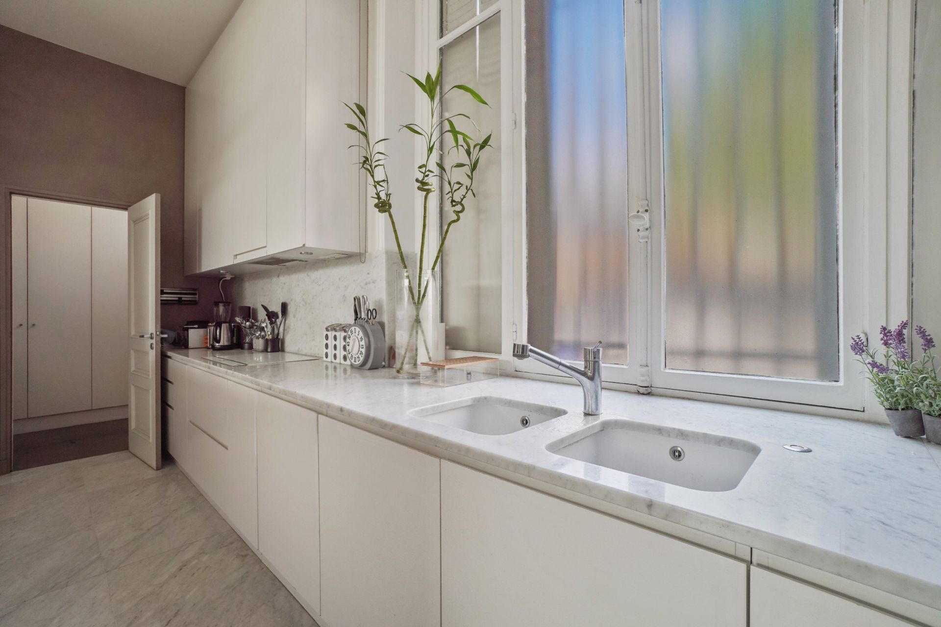 house 8 Rooms for rent on Paris (75016)