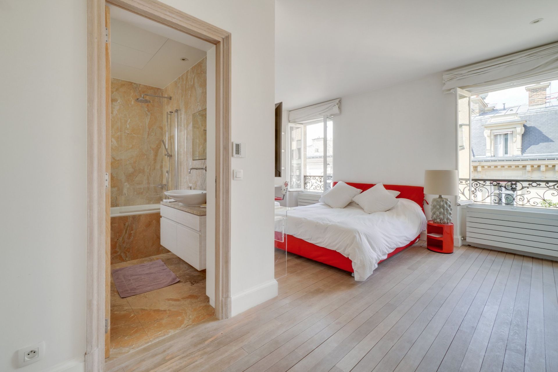 house 8 Rooms for rent on Paris (75016)