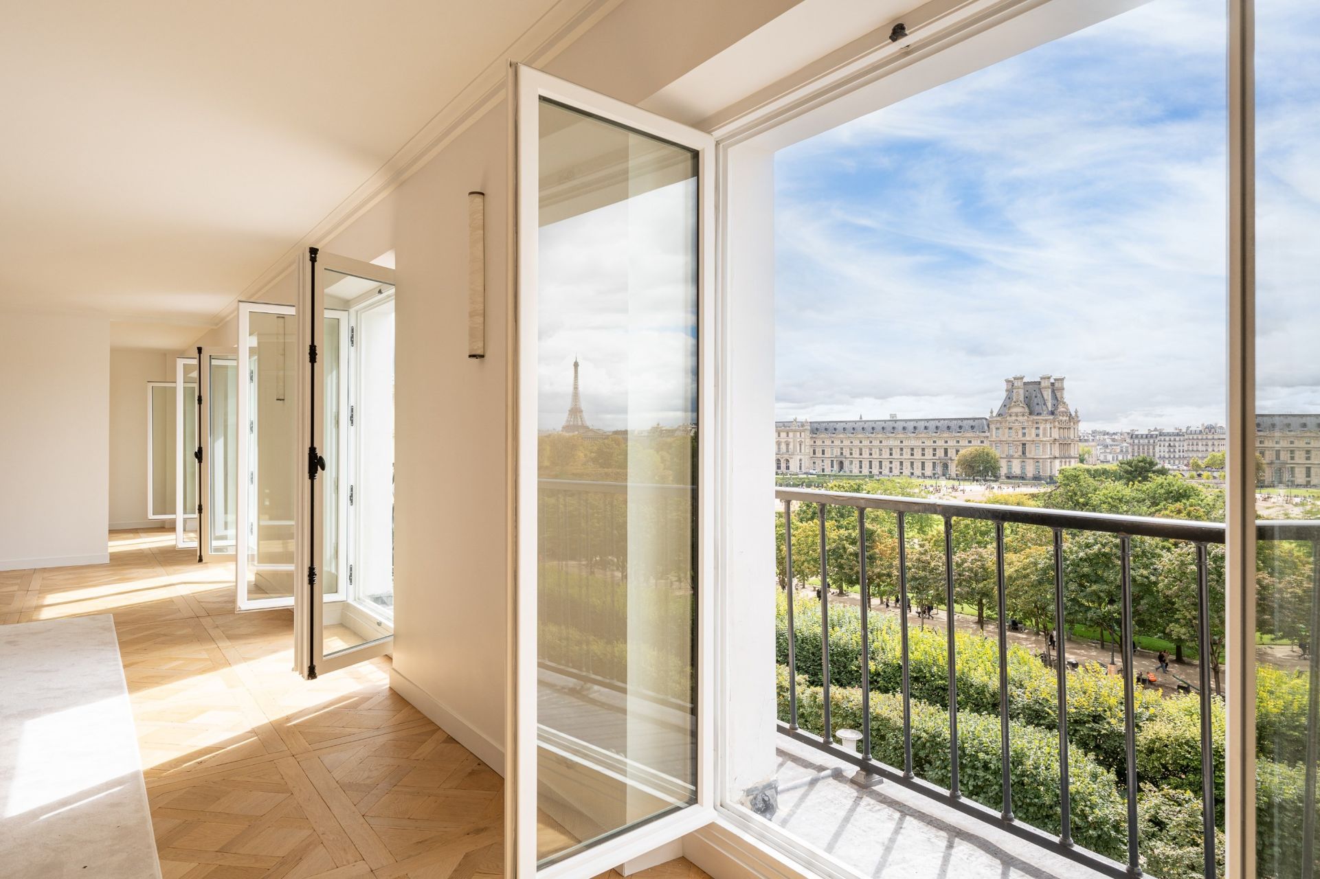 apartment 5 Rooms for sale on PARIS (75001)