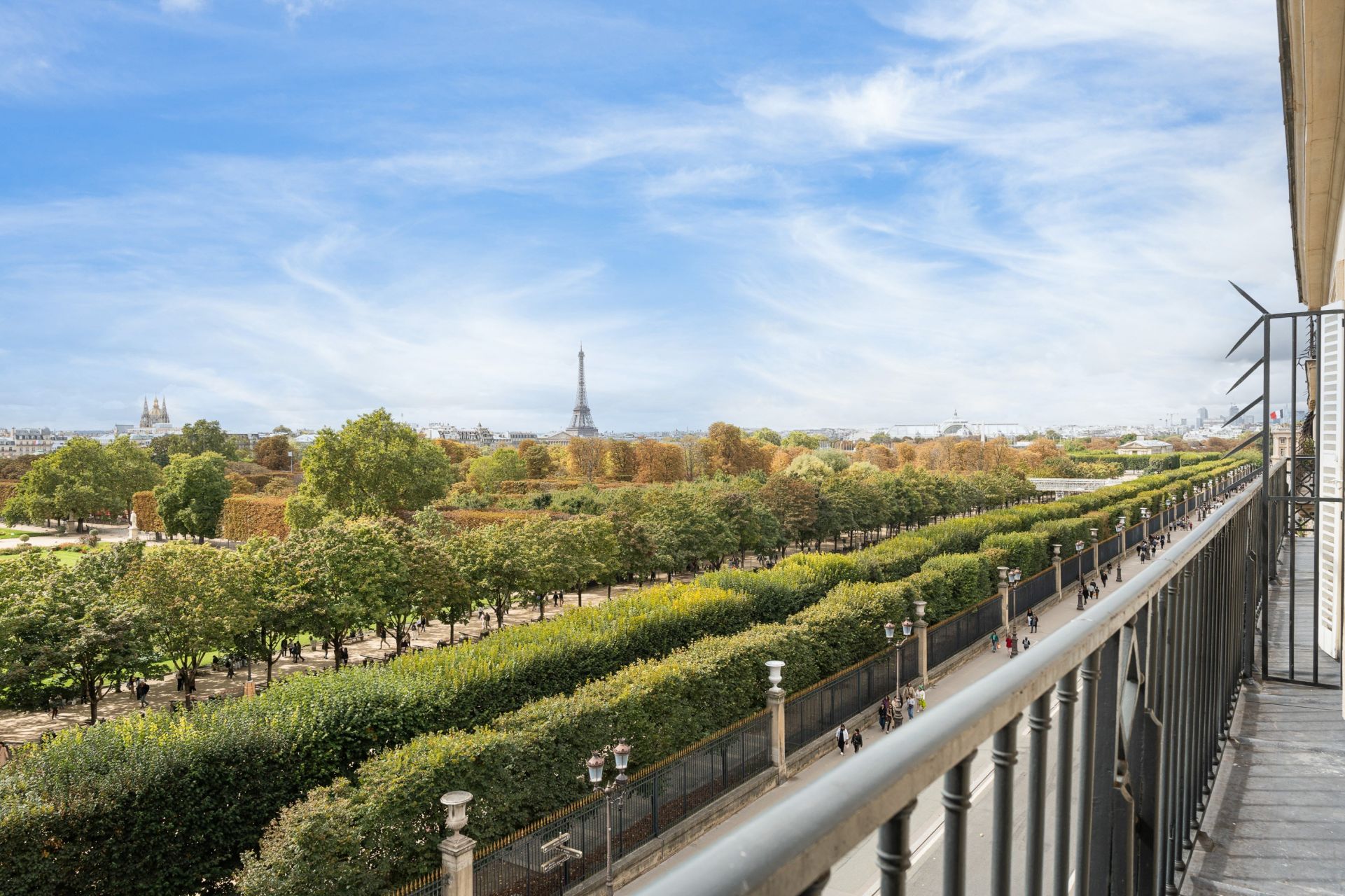 apartment 5 Rooms for sale on PARIS (75001)