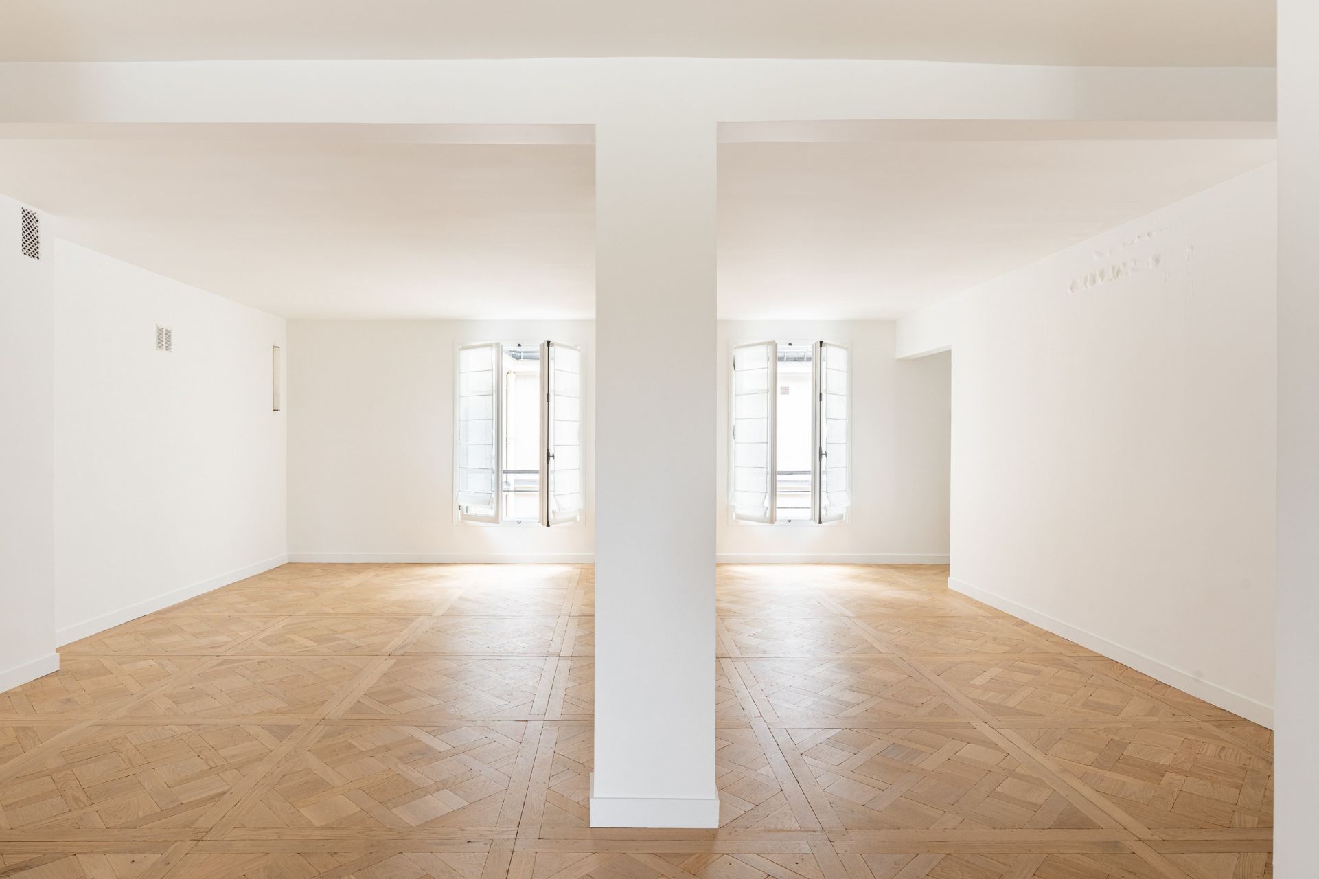 apartment 5 Rooms for sale on PARIS (75001)