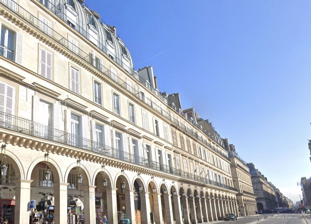 apartment 5 Rooms for sale on PARIS (75001)