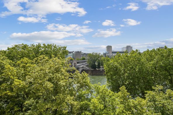 Sale Apartment Paris 16 6 Rooms 152 m²