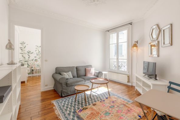 Sale Apartment Paris 18 2 Rooms 39.03 m²