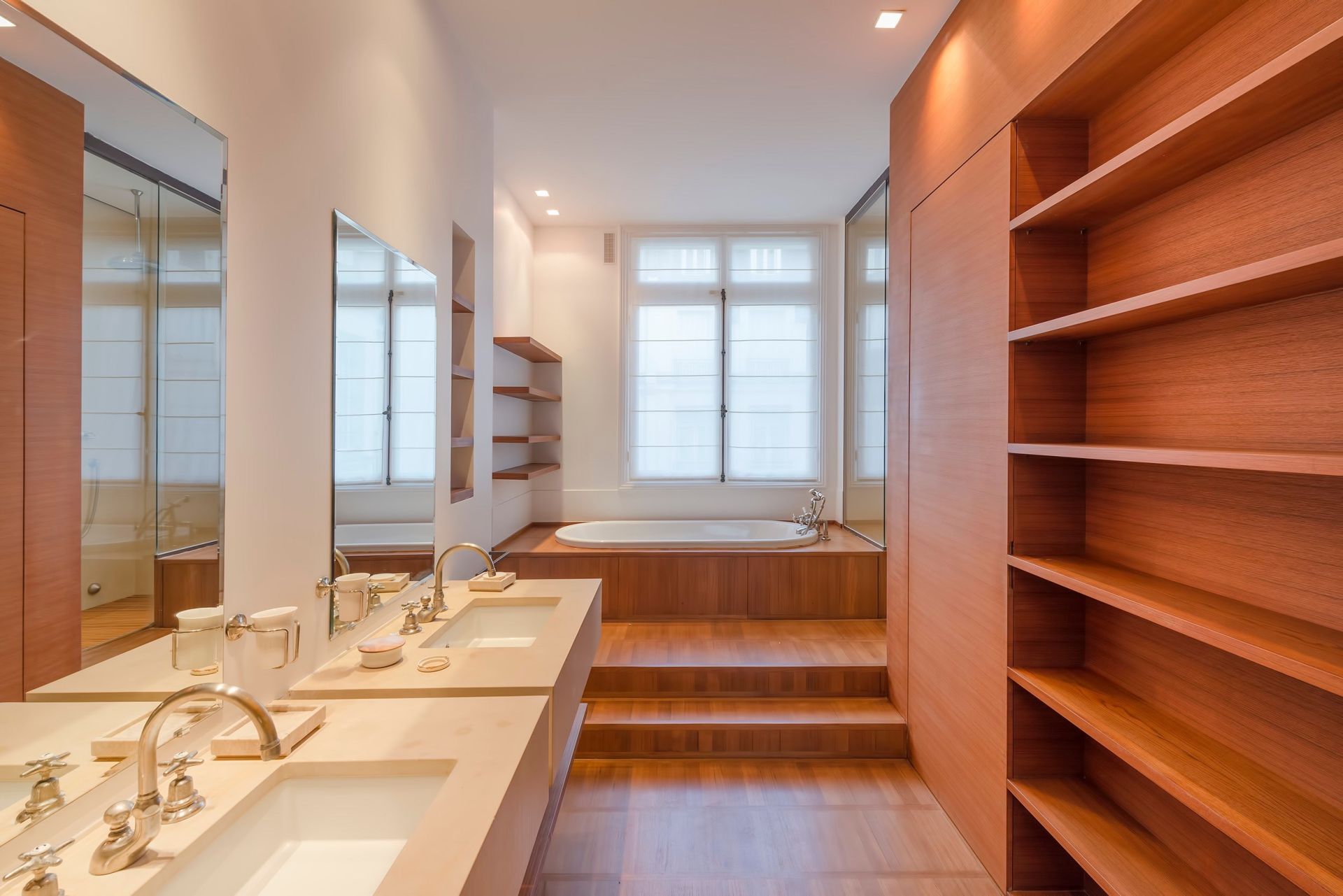 appartement 7 Pièces en vente sur PARIS (75007)