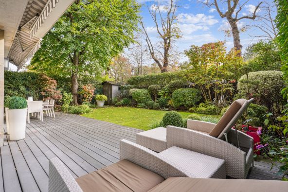 Rental Apartment Neuilly-sur-Seine 5 Rooms 170 m²