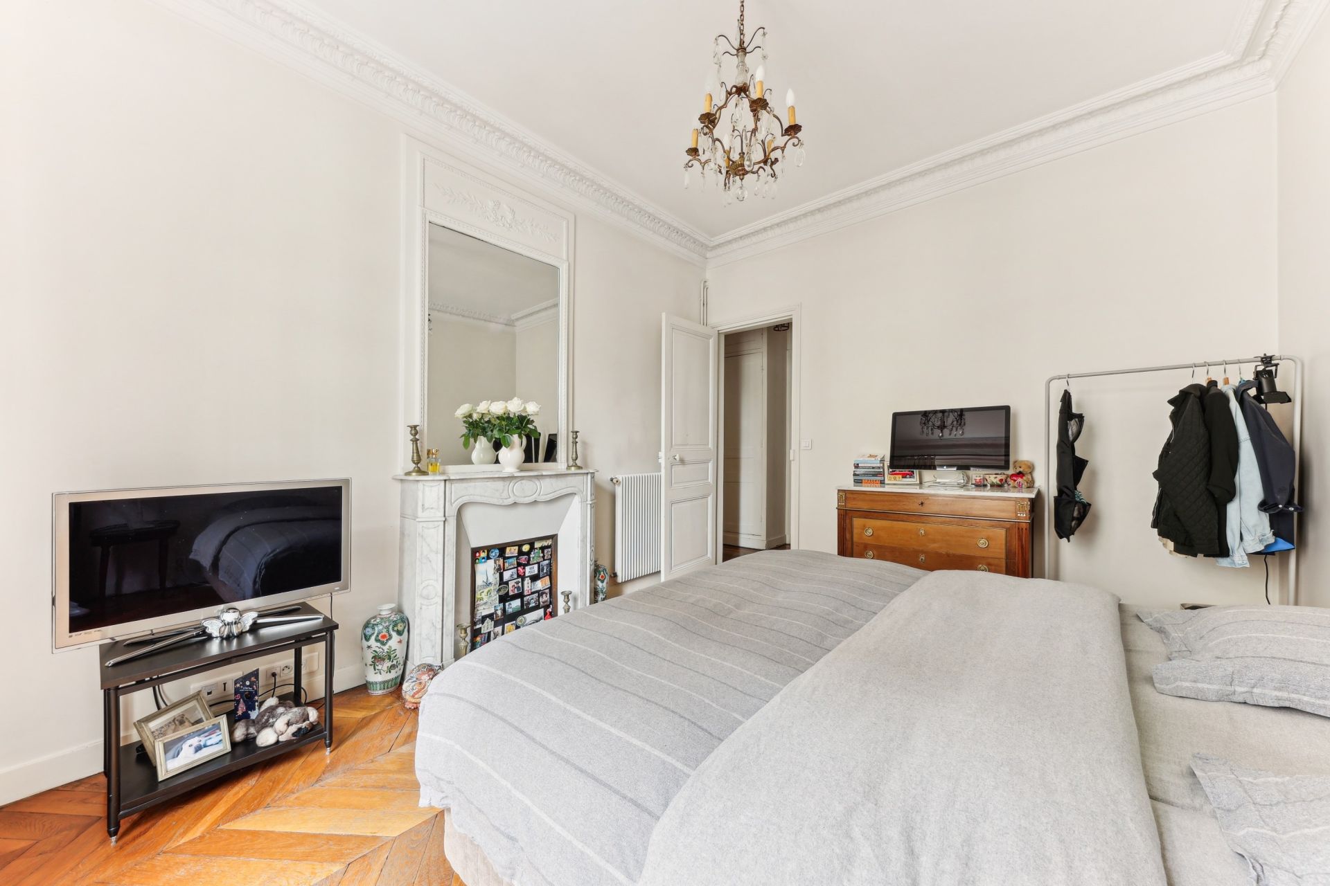 apartment 4 Rooms for sale on PARIS (75015)