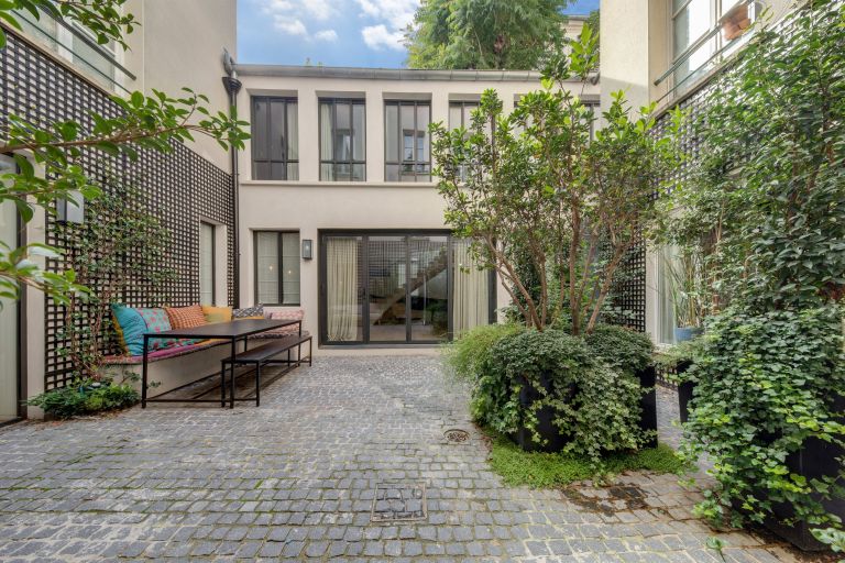 duplex 5 Rooms for sale on PARIS (75009)
