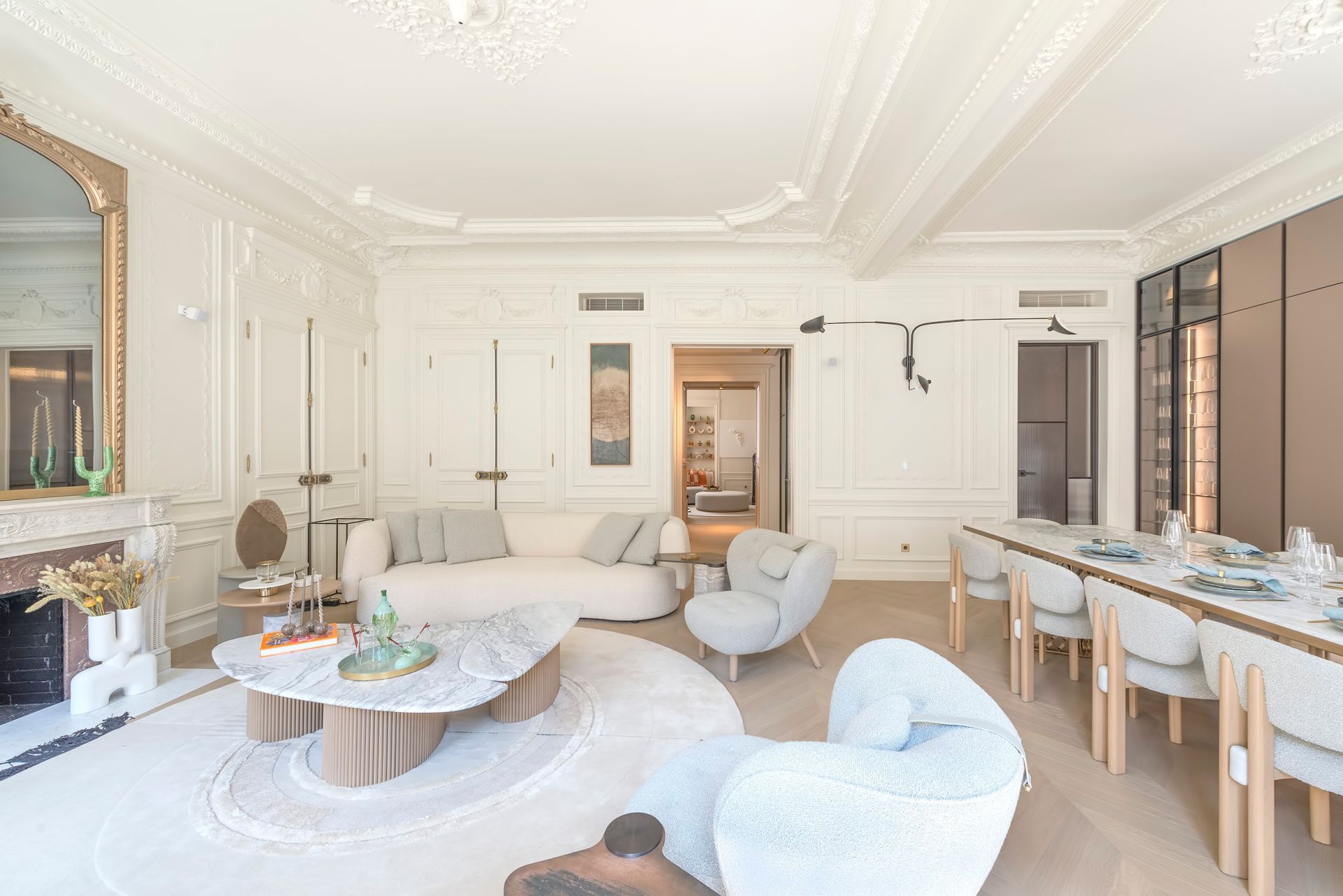 apartment 5 Rooms for sale on PARIS (75008)