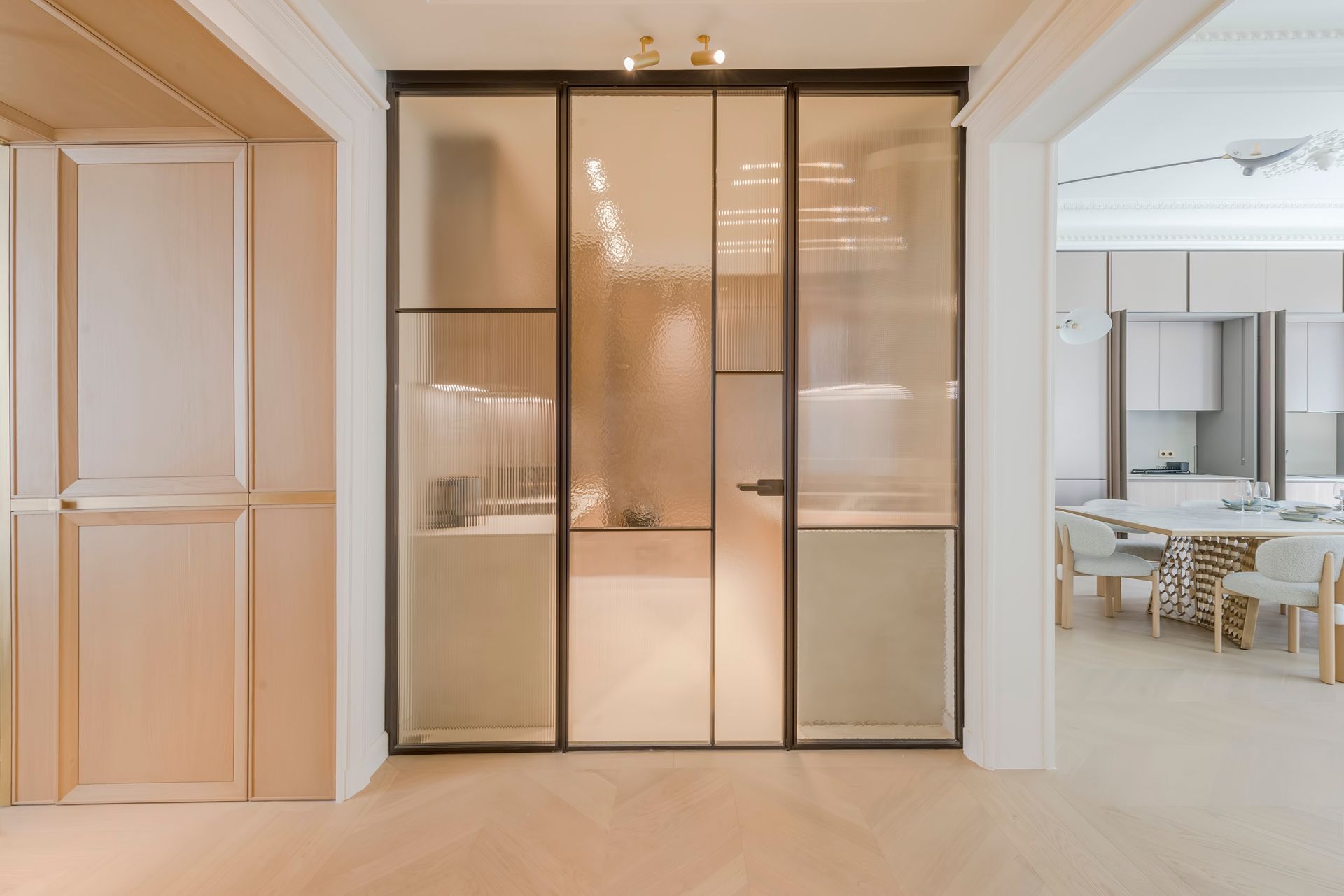 apartment 5 Rooms for sale on PARIS (75008)