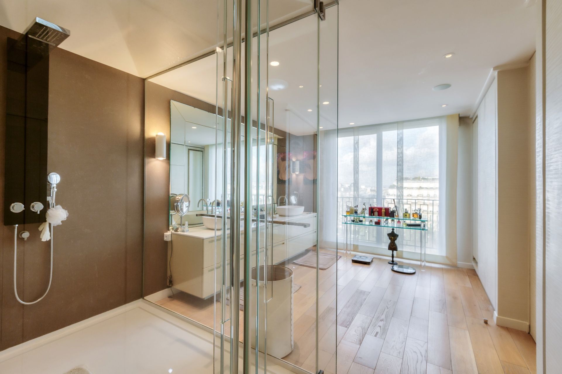 appartement 12 Pièces en vente sur PARIS (75016)