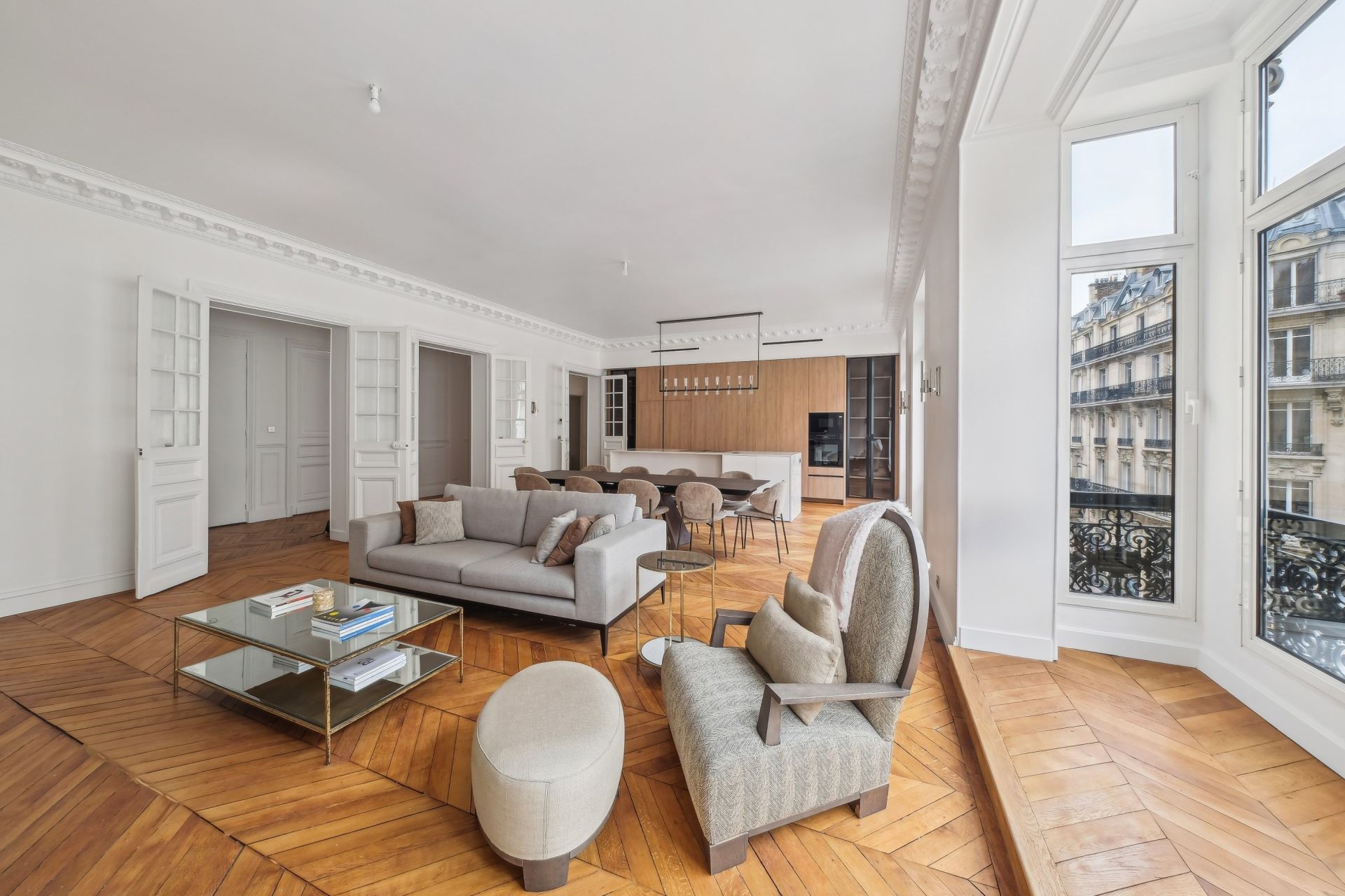 apartment 5 Rooms for sale on PARIS (75008)