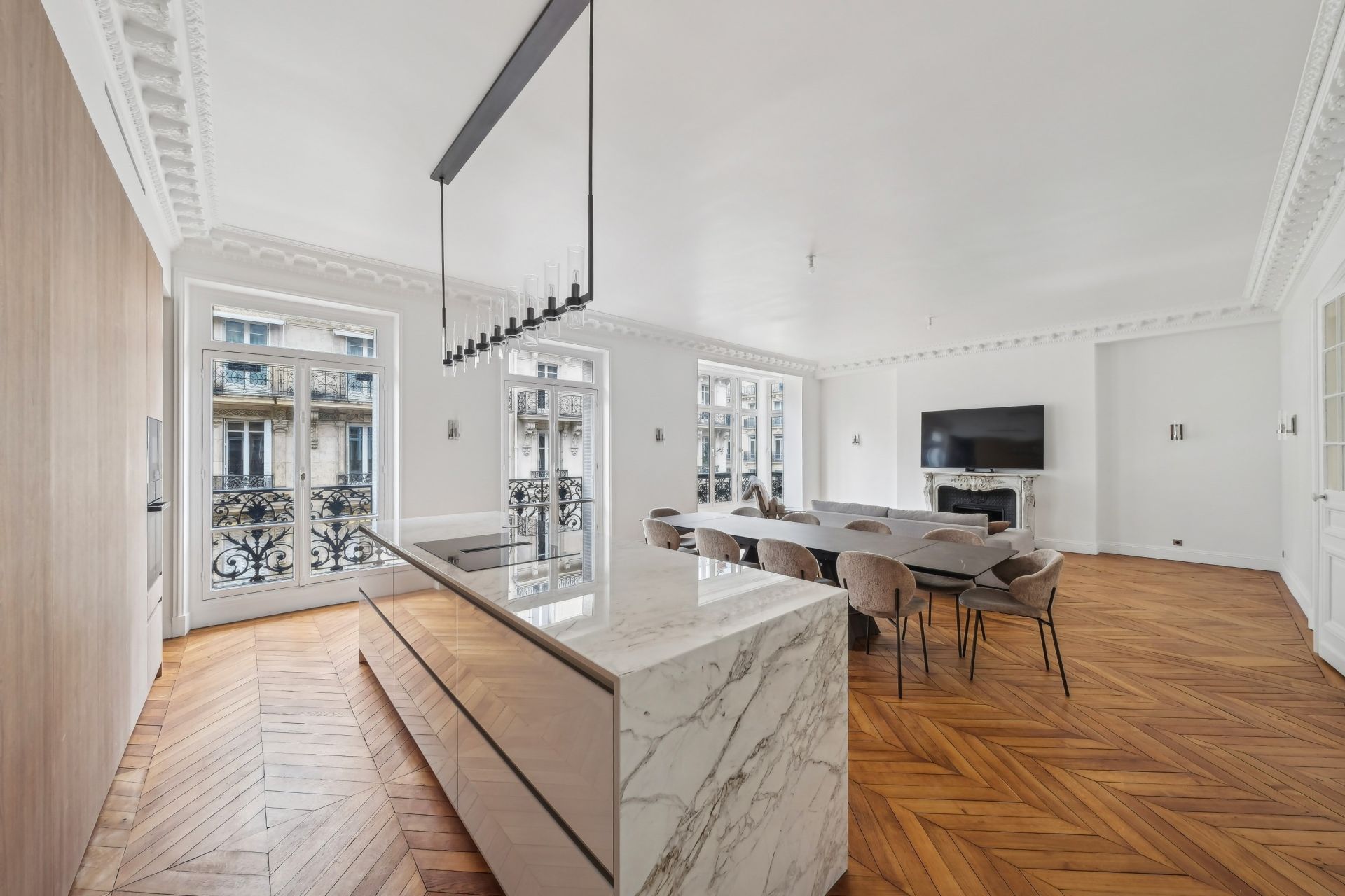 apartment 5 Rooms for sale on PARIS (75008)