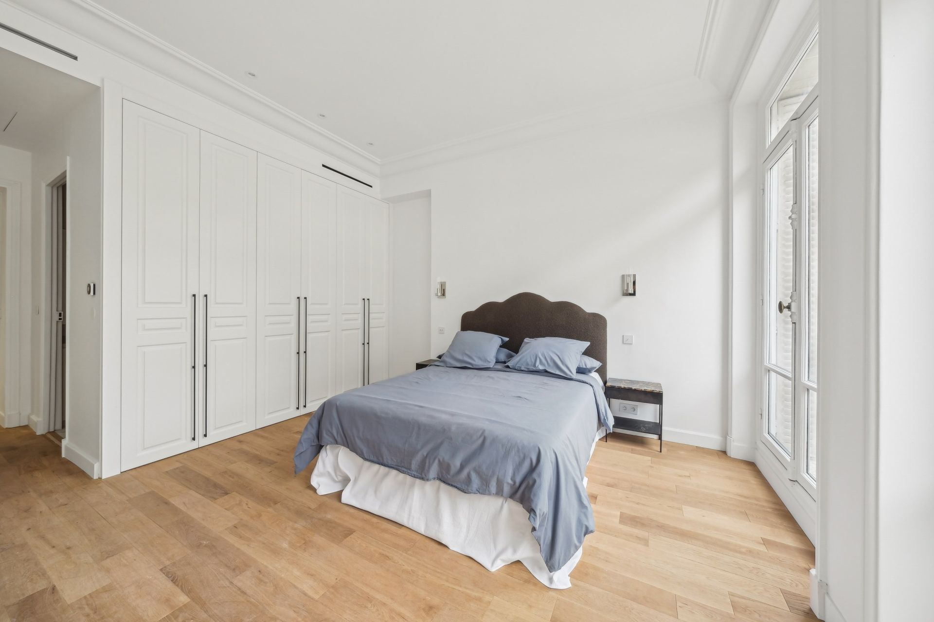 apartment 5 Rooms for sale on PARIS (75008)