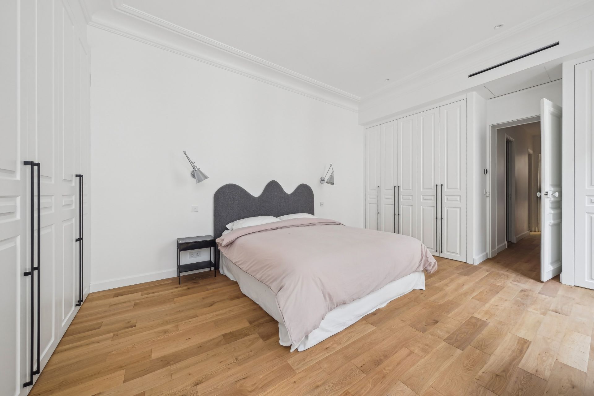 apartment 5 Rooms for sale on PARIS (75008)