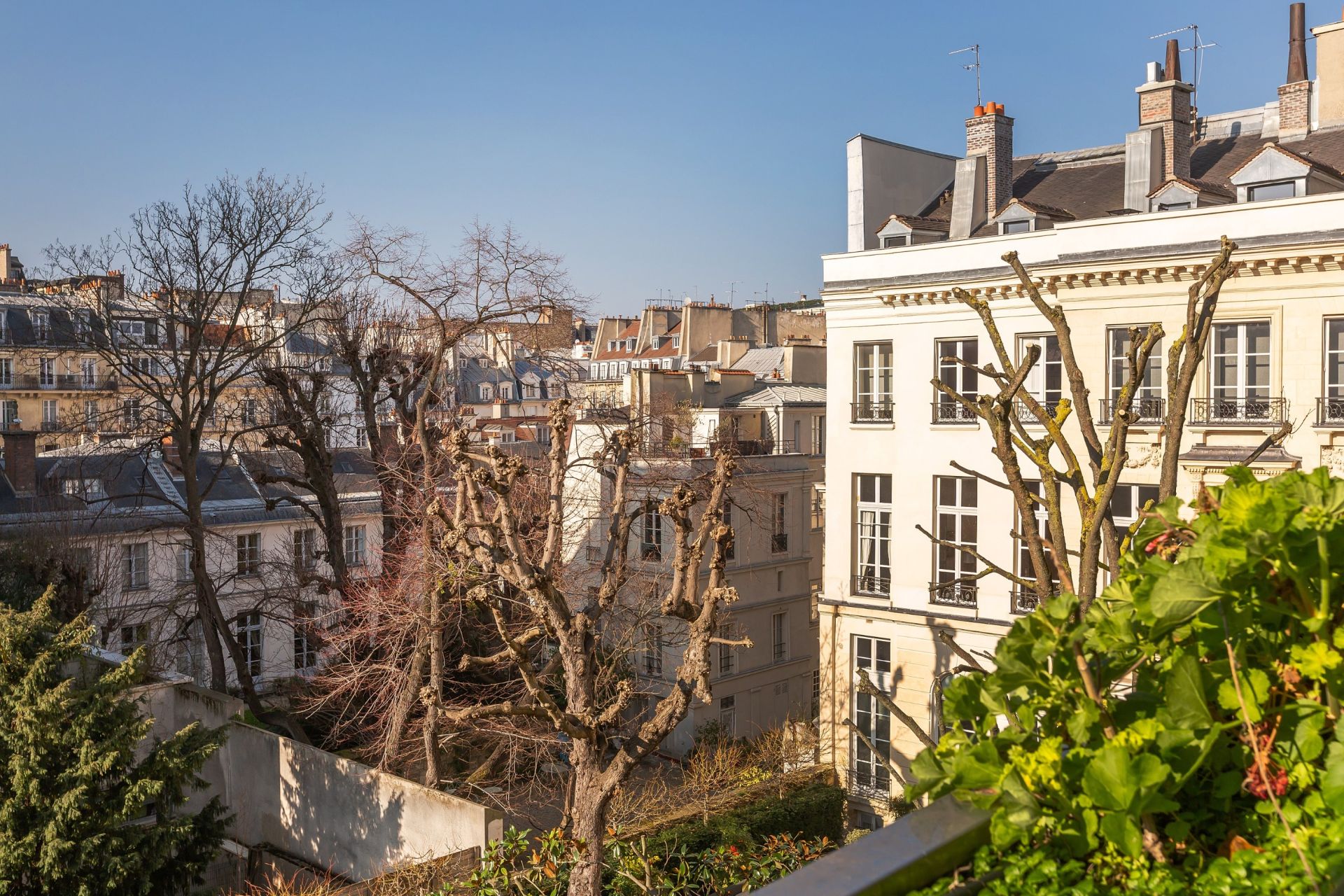 apartment 5 Rooms for sale on PARIS (75007)