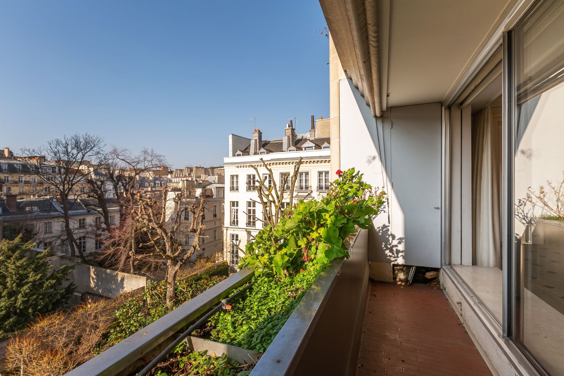 apartment 5 Rooms for sale on PARIS (75007)