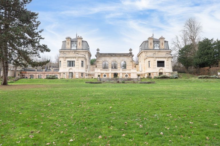 castle 10 Rooms for sale on LOUVECIENNES (78430)