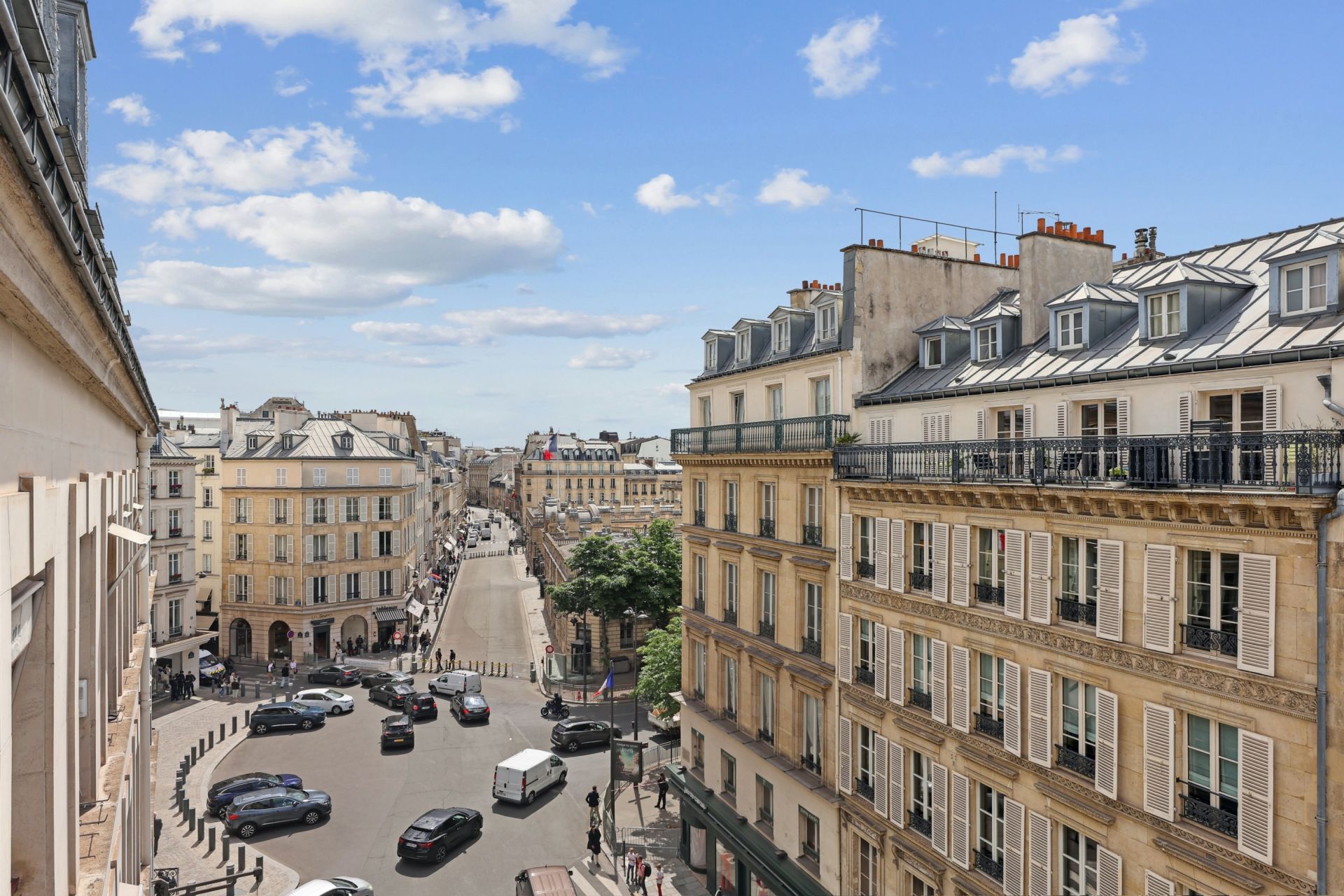 apartment 5 Rooms for sale on PARIS (75008)