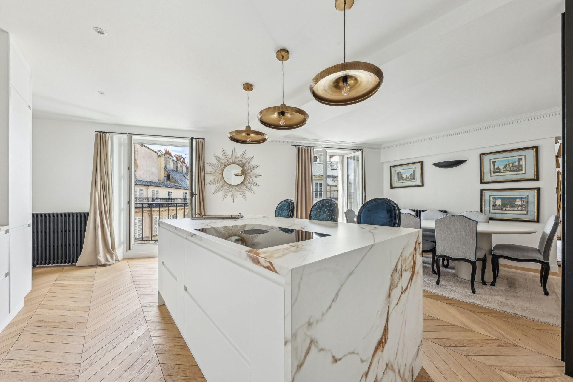 apartment 5 Rooms for sale on PARIS (75008)