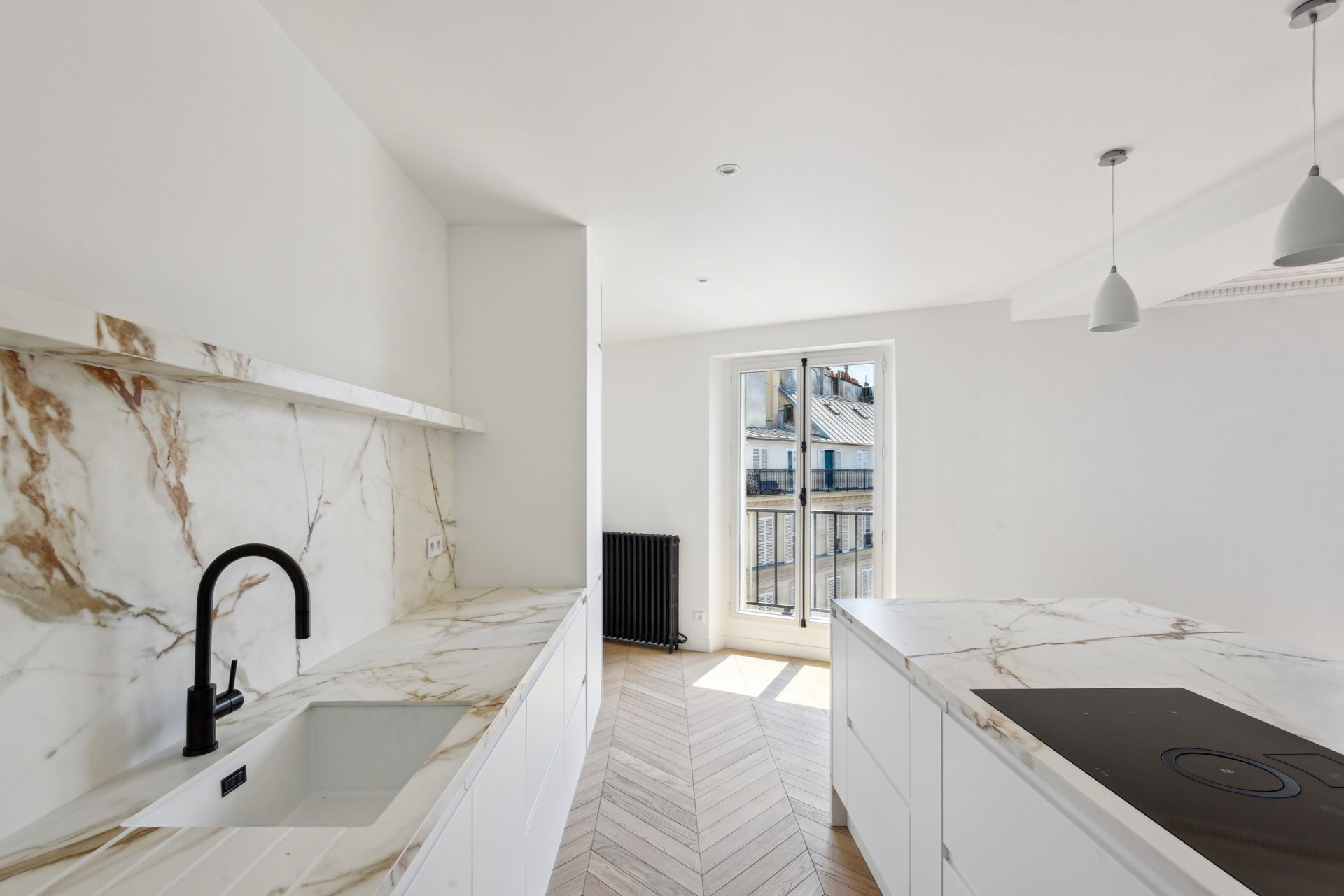 apartment 5 Rooms for sale on PARIS (75008)