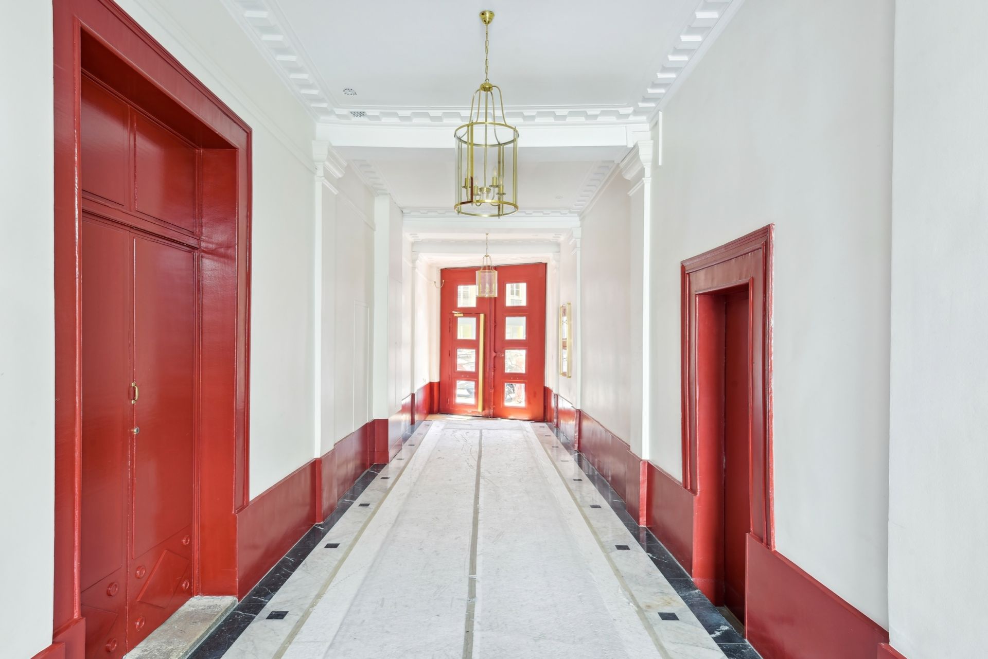 apartment 5 Rooms for sale on PARIS (75008)