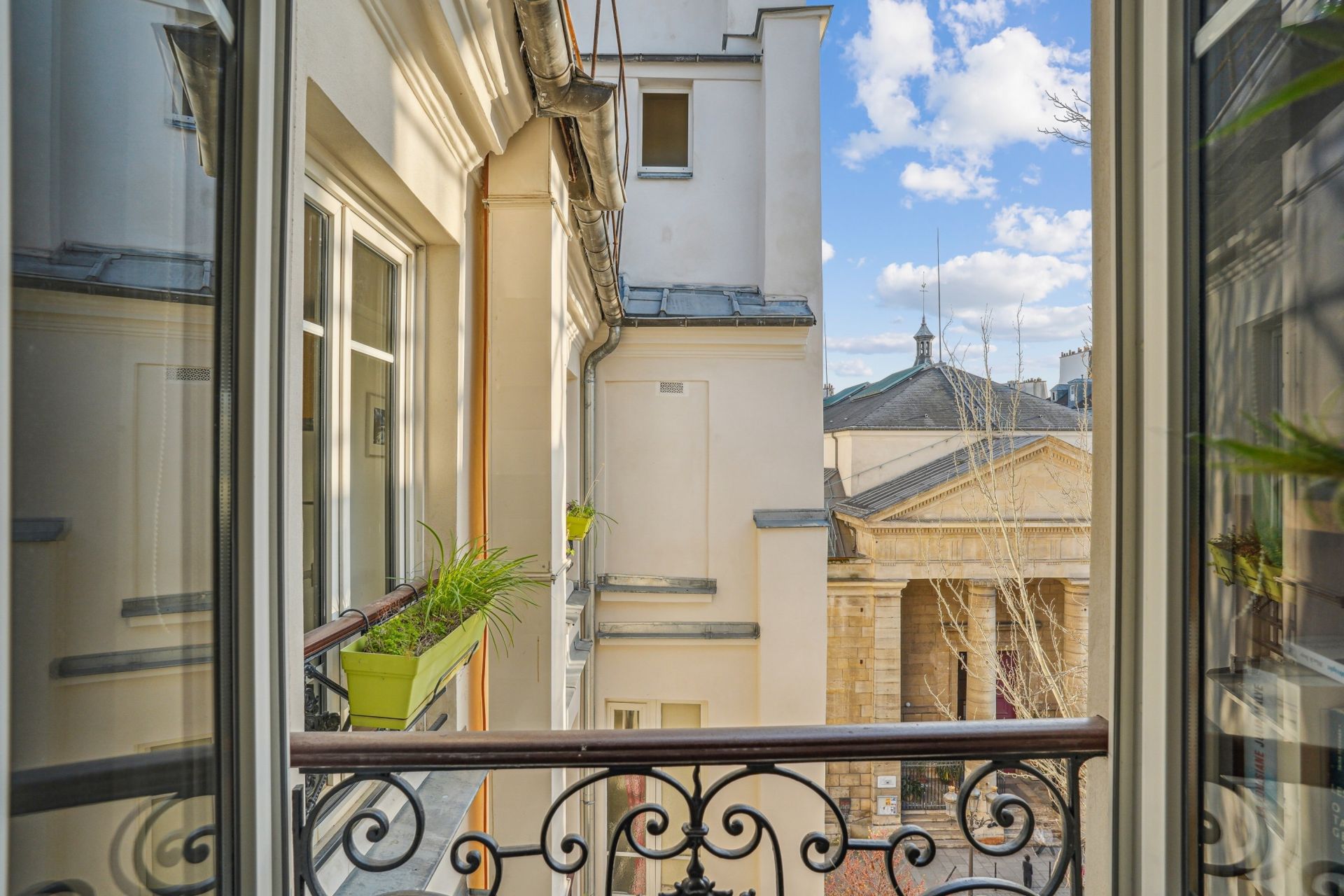 apartment 3 Rooms for sale on PARIS (75002)