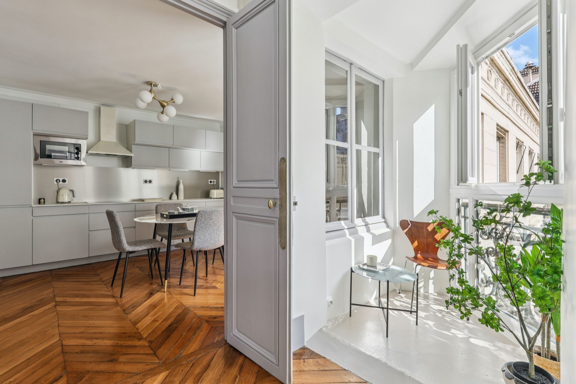 apartment 6 Rooms for sale on PARIS (75007)