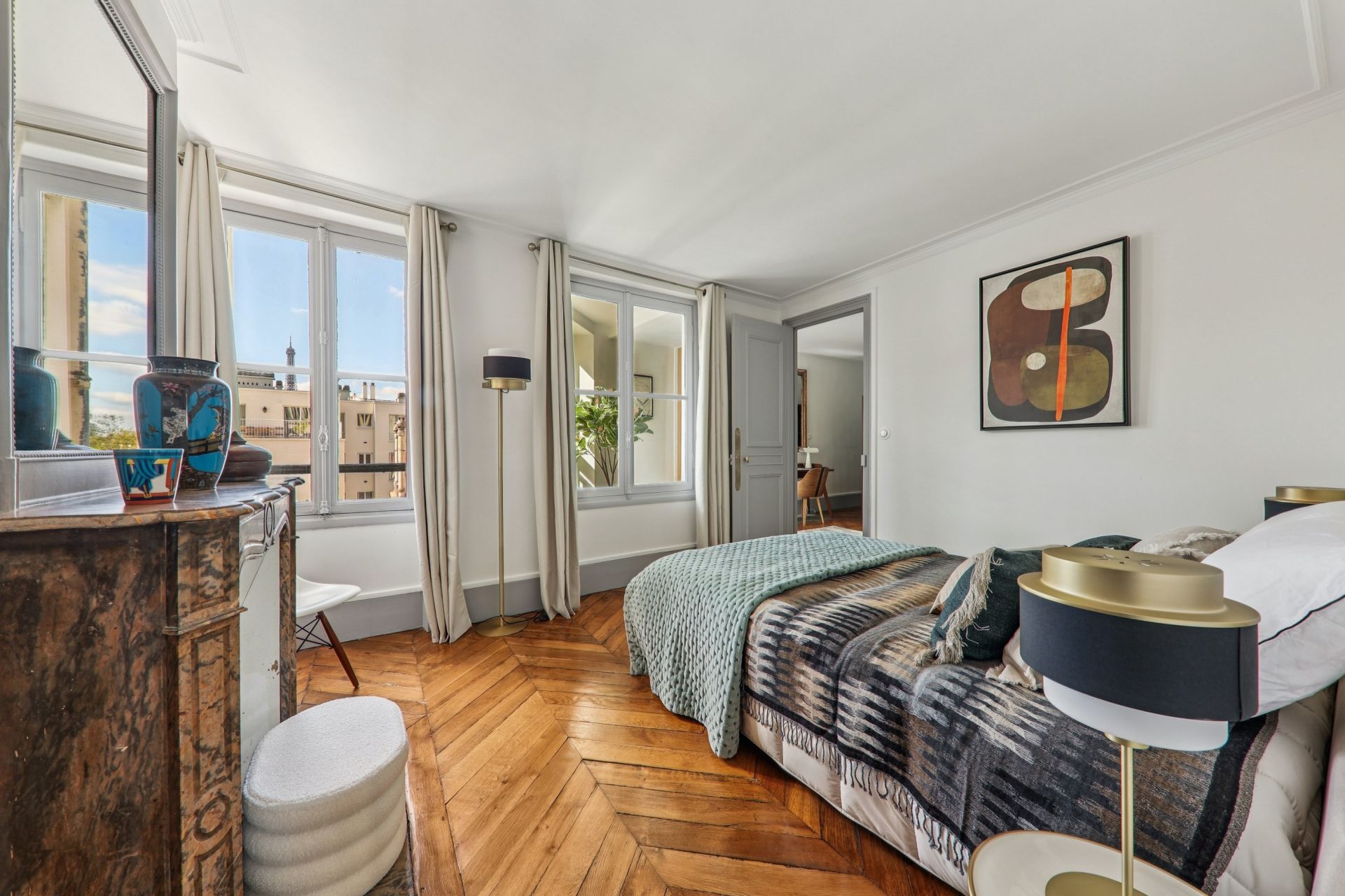 apartment 6 Rooms for sale on PARIS (75007)