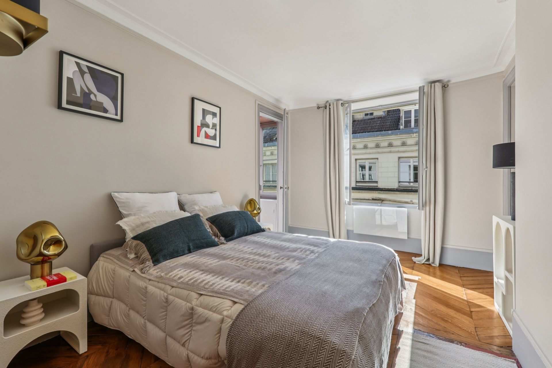 apartment 6 Rooms for sale on PARIS (75007)