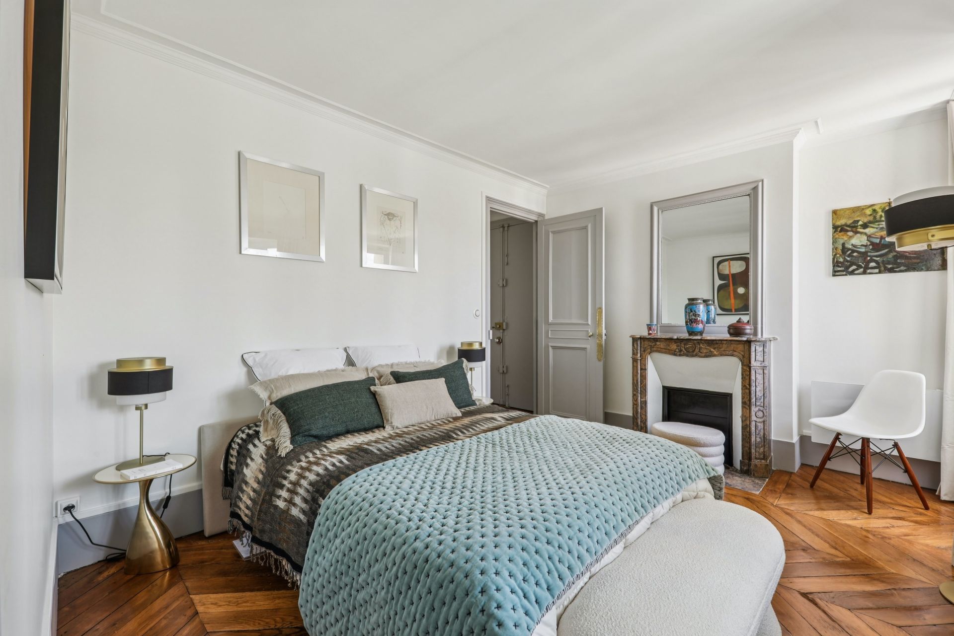 apartment 6 Rooms for sale on PARIS (75007)