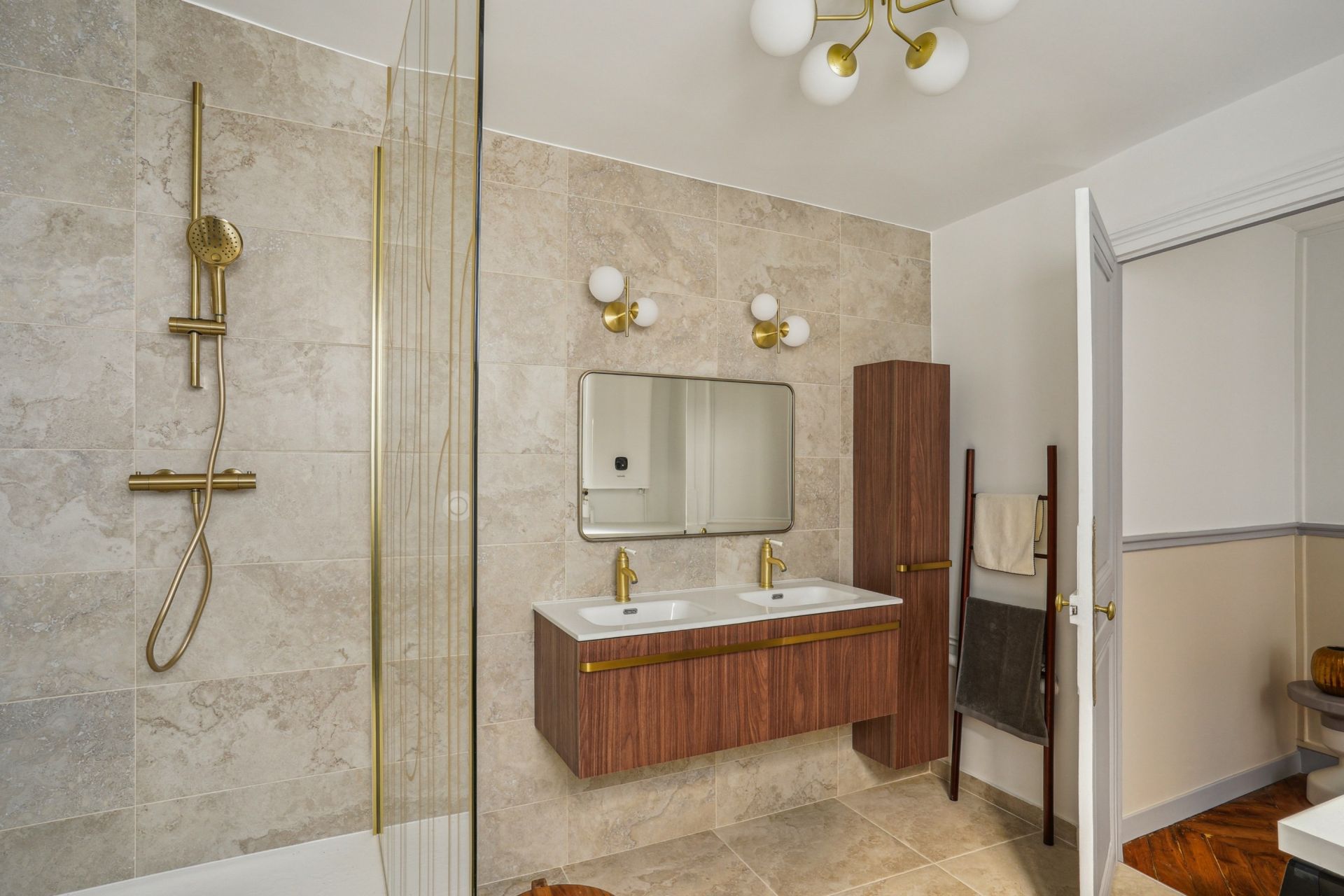 apartment 6 Rooms for sale on PARIS (75007)