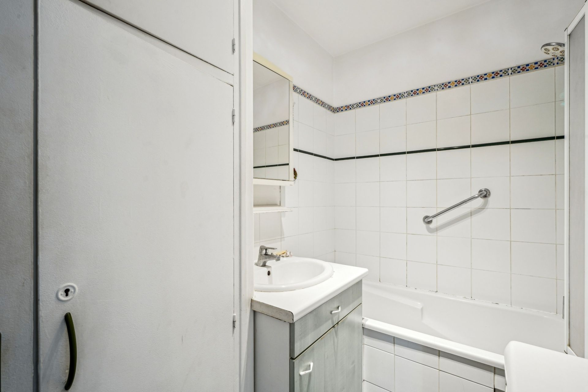 apartment 3 Rooms for sale on PARIS (75006)