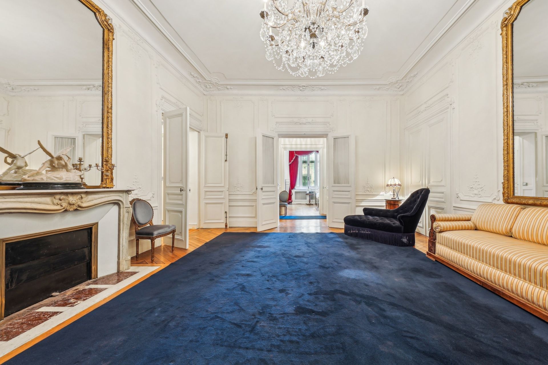 apartment 7 Rooms for sale on PARIS (75008)