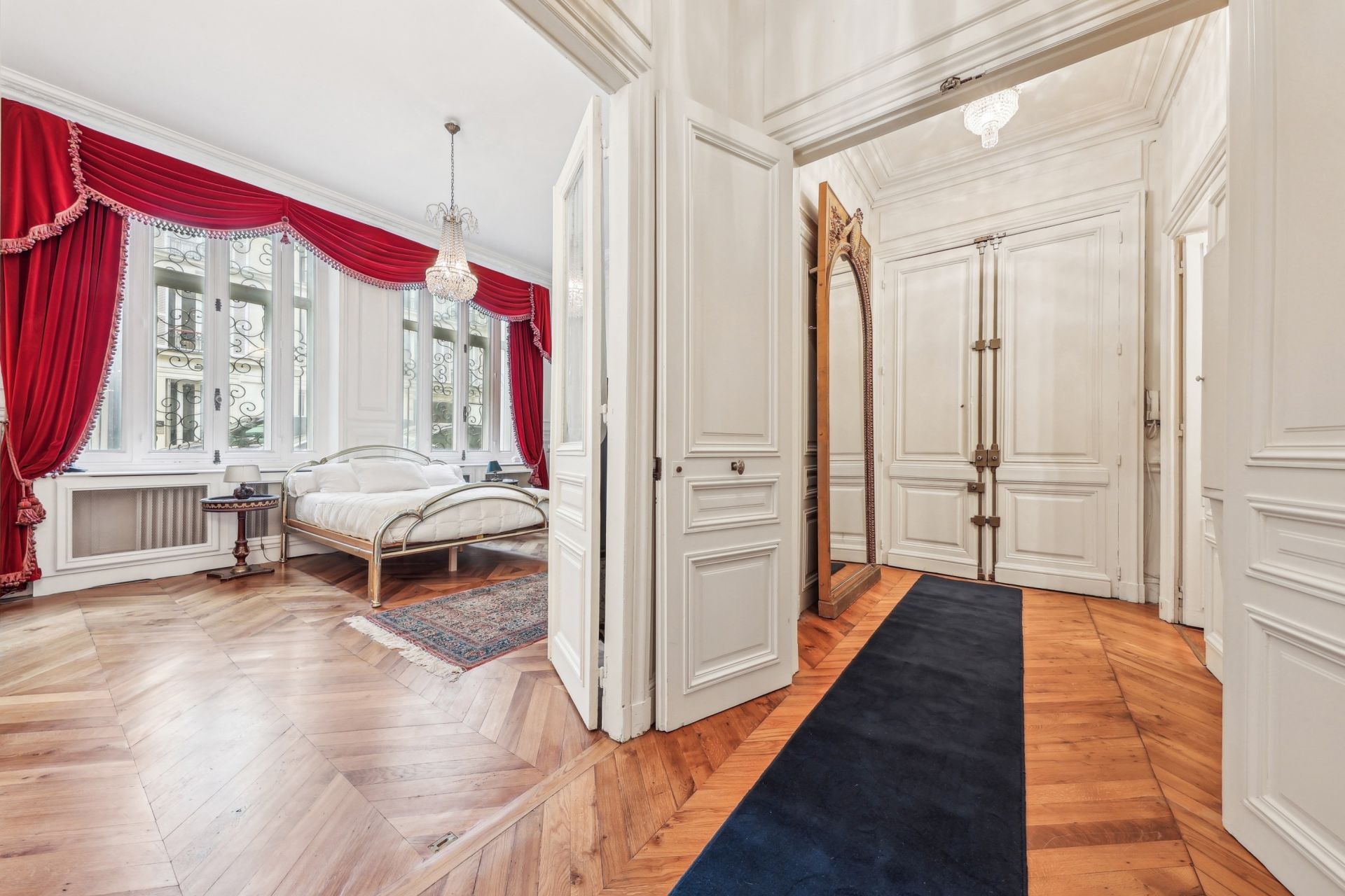 apartment 7 Rooms for sale on PARIS (75008)