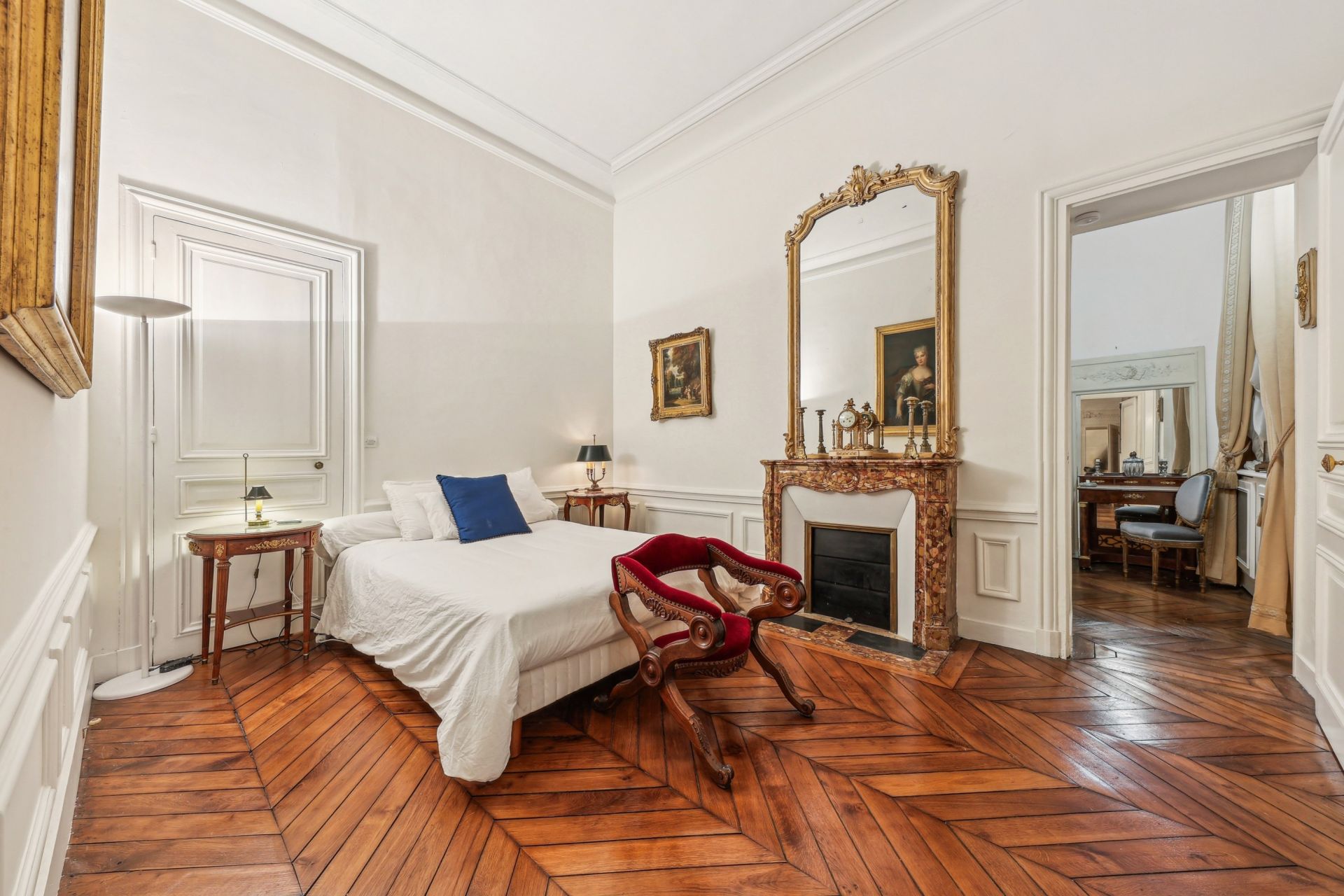 apartment 7 Rooms for sale on PARIS (75008)