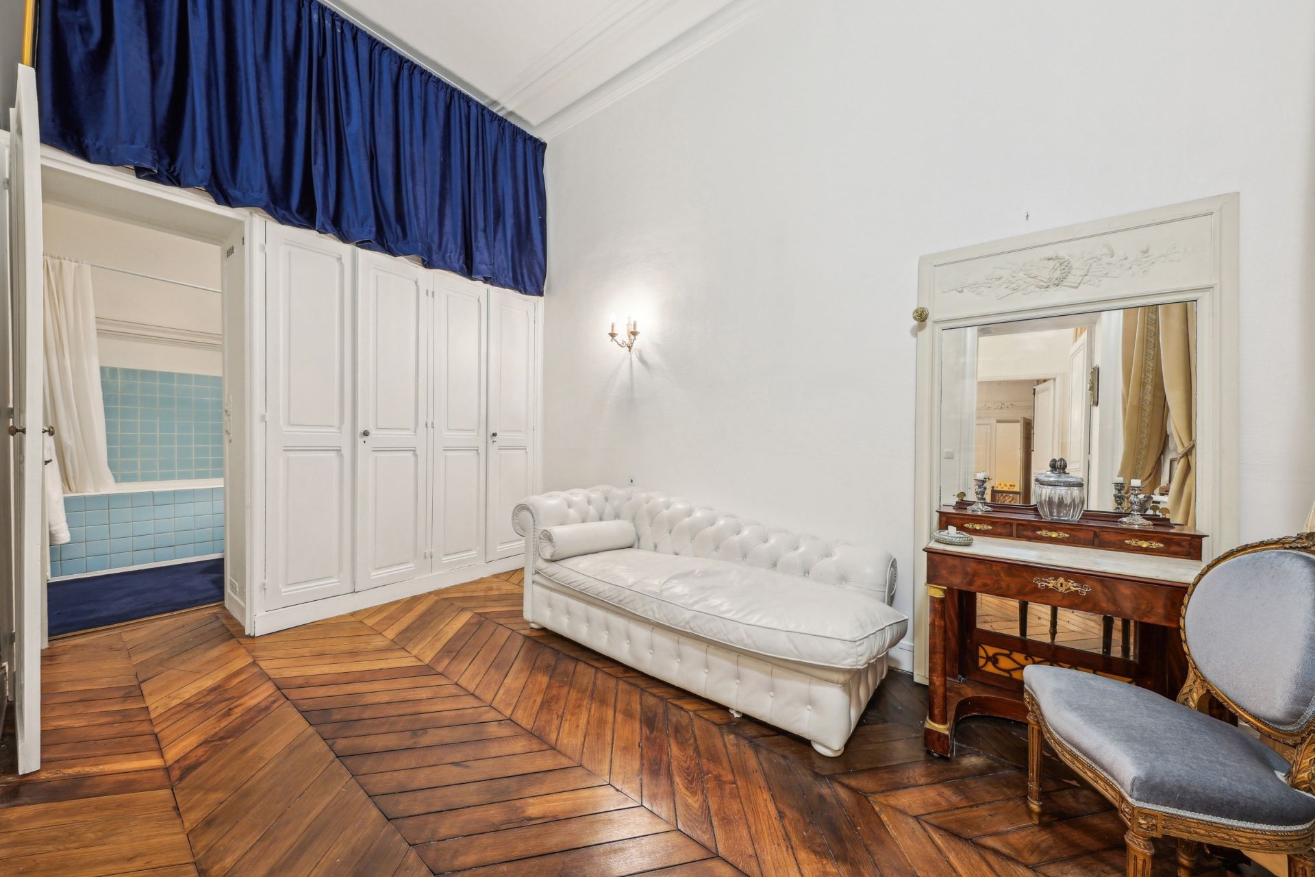 apartment 7 Rooms for sale on PARIS (75008)