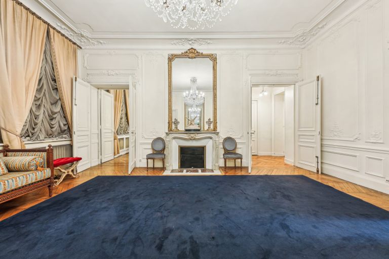 apartment 7 Rooms for sale on PARIS (75008)
