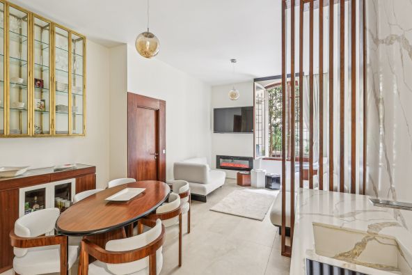 Sale Apartment Paris 8 3 Rooms 65 m²