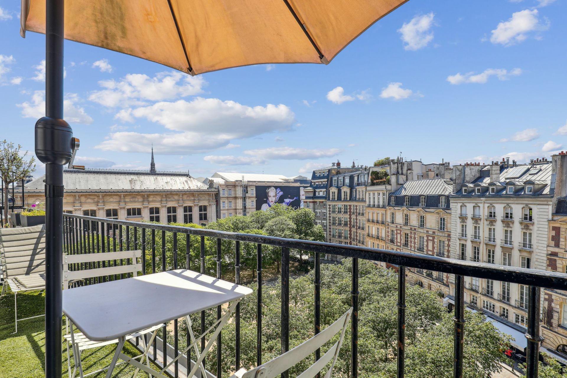 apartment 4 Rooms for sale on PARIS (75001)