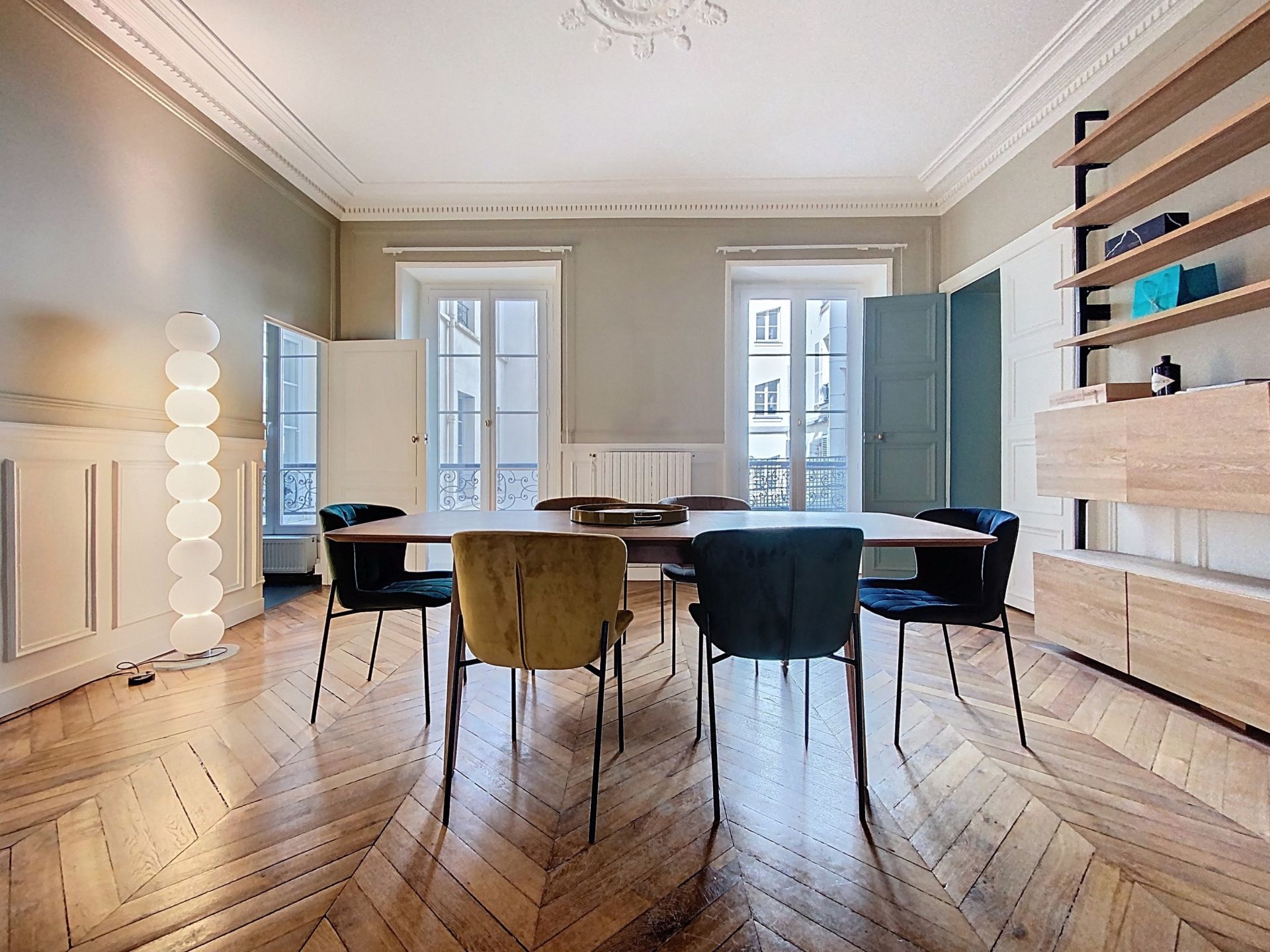 apartment 6 Rooms for sale on PARIS (75008)