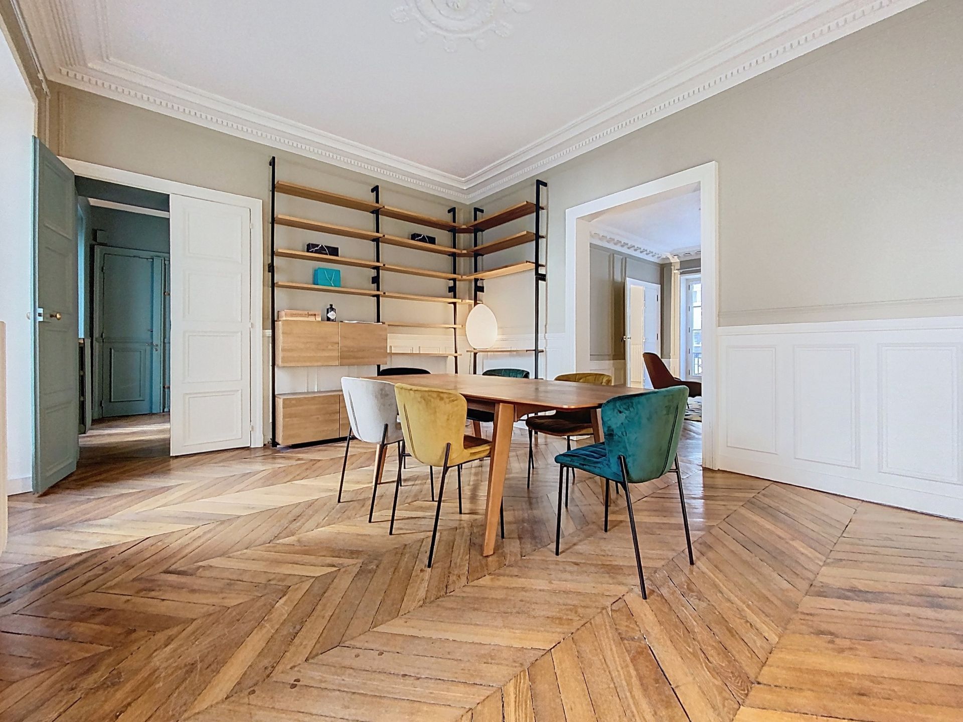 apartment 6 Rooms for sale on PARIS (75008)
