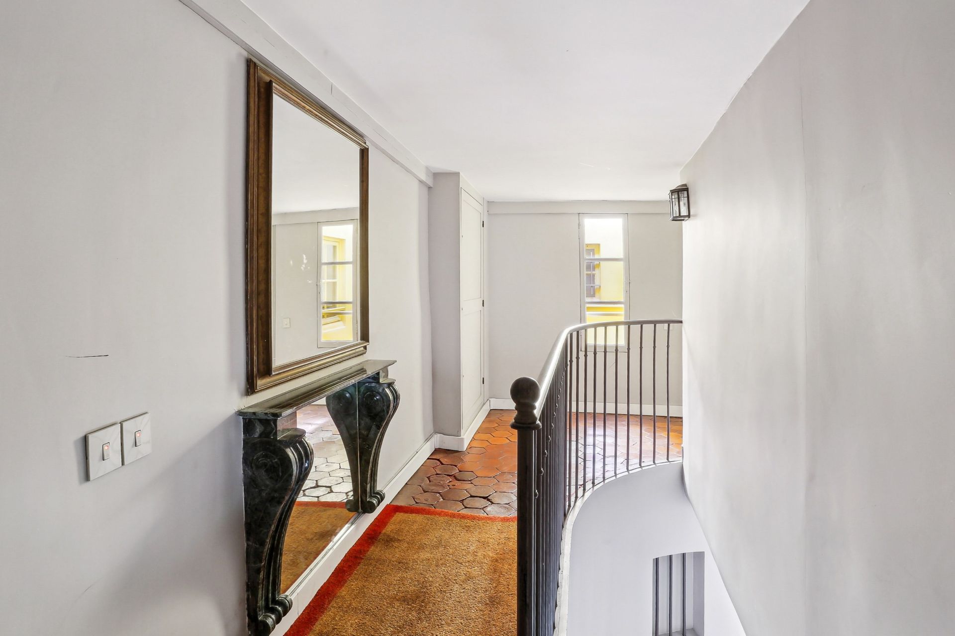 apartment 4 Rooms for sale on PARIS (75008)