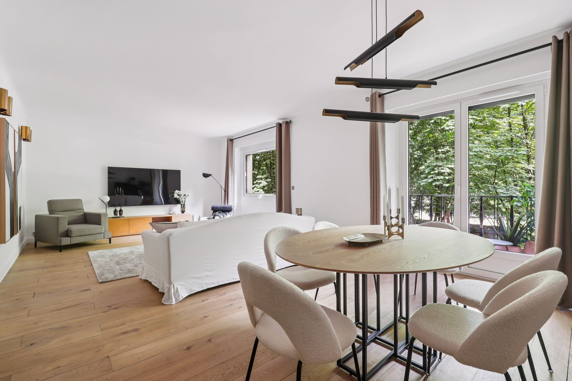 apartment 4 Rooms for sale on PARIS (75007)