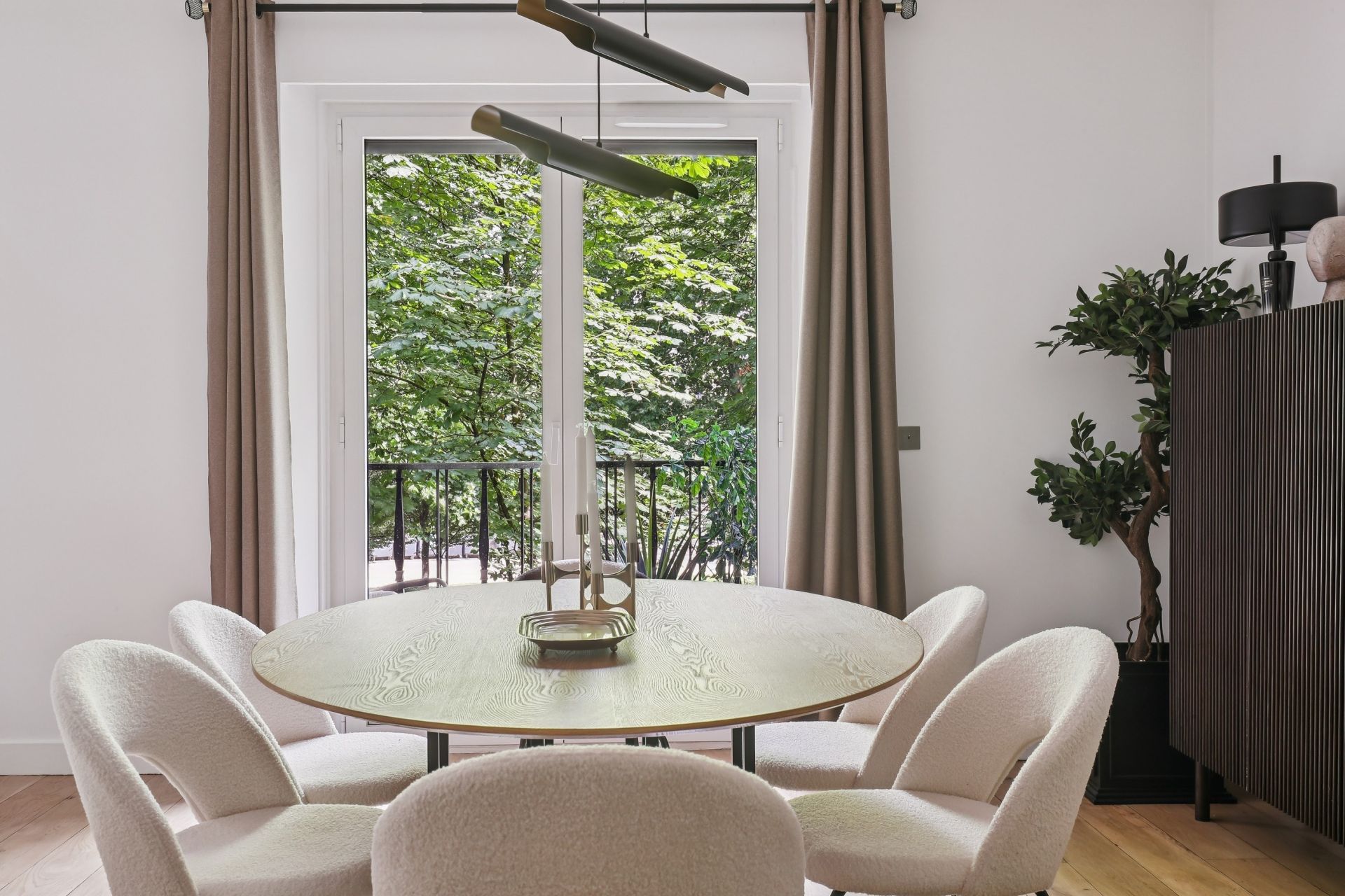 apartment 4 Rooms for sale on PARIS (75007)