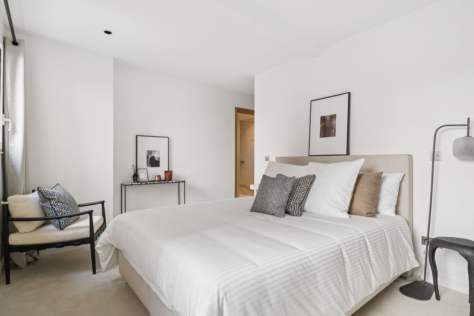 apartment 4 Rooms for sale on PARIS (75007)