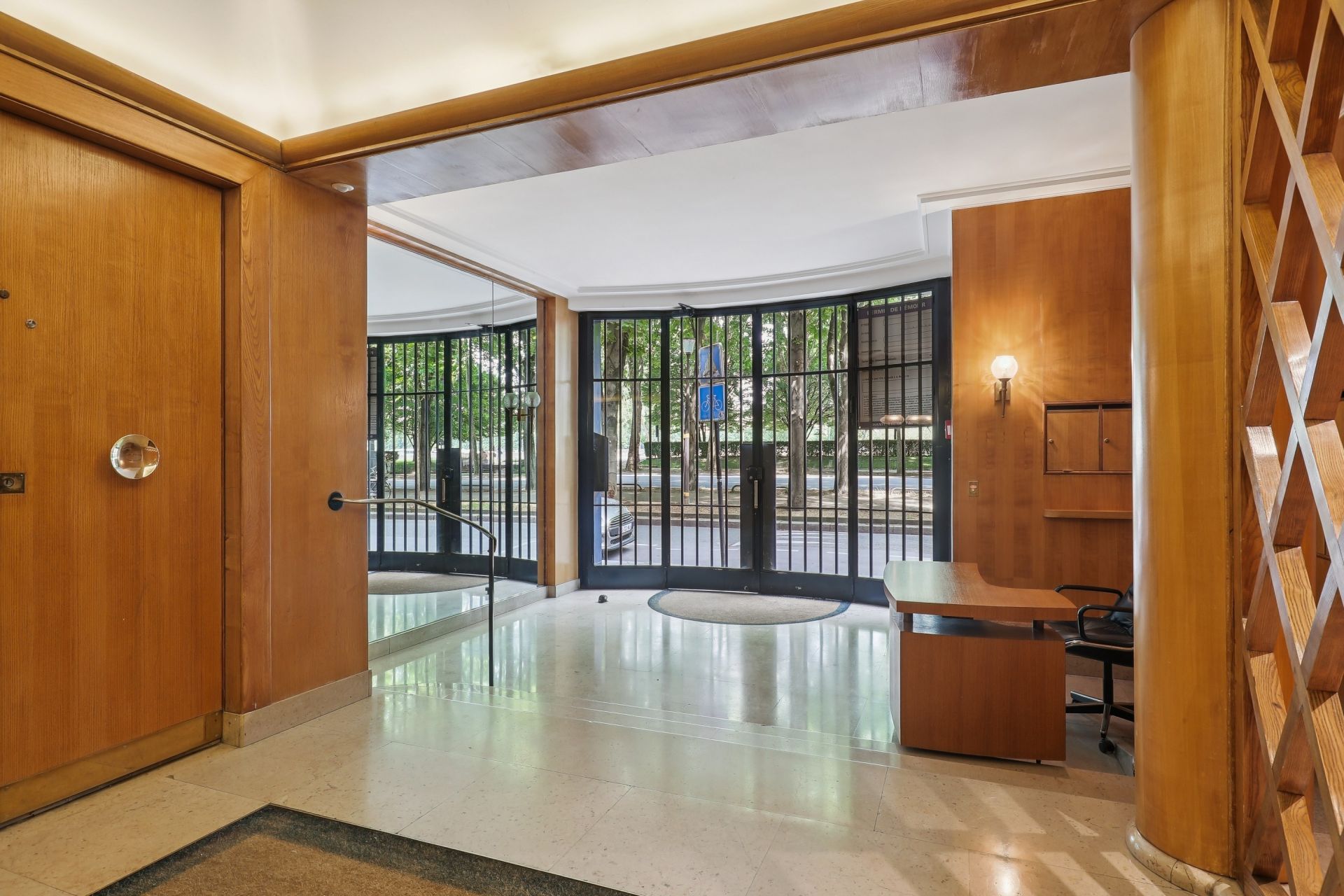 apartment 4 Rooms for sale on PARIS (75007)